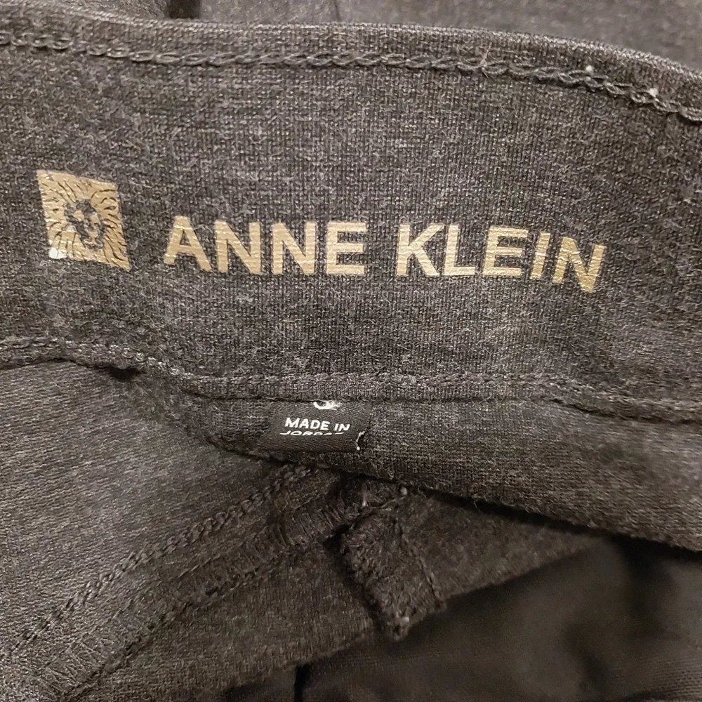 Anne Klein women's pants black straight legged size small